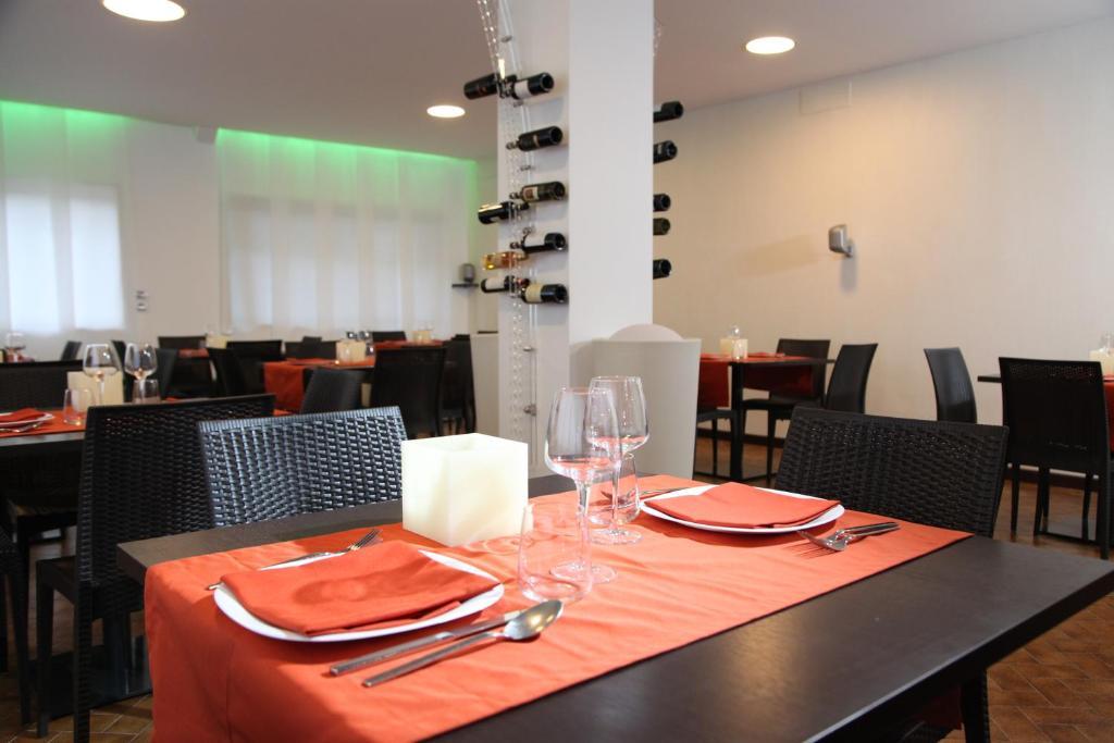 Hotel Veronese Cerignola Kültér fotó